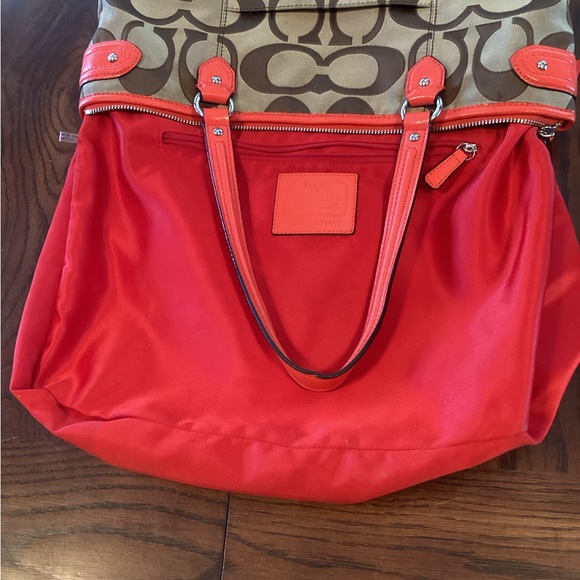 Coach Signature Emma Tote - Picture 12 of 16